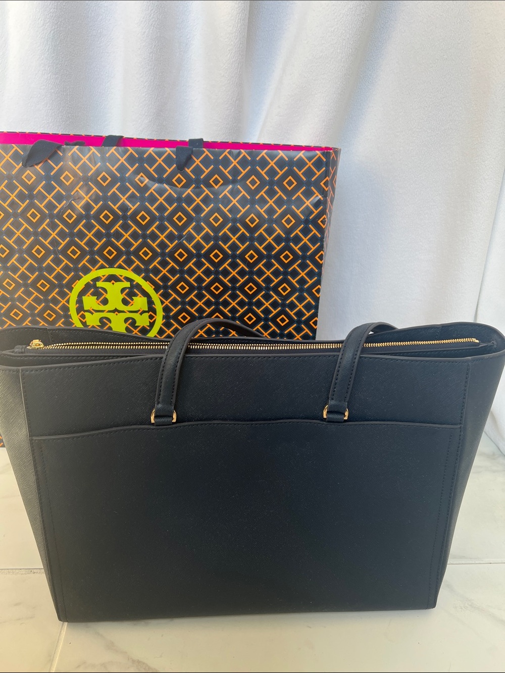 NEW Tory Burch York Buckle Tote in Navy Saffiano Leather - Picture 5 of 8